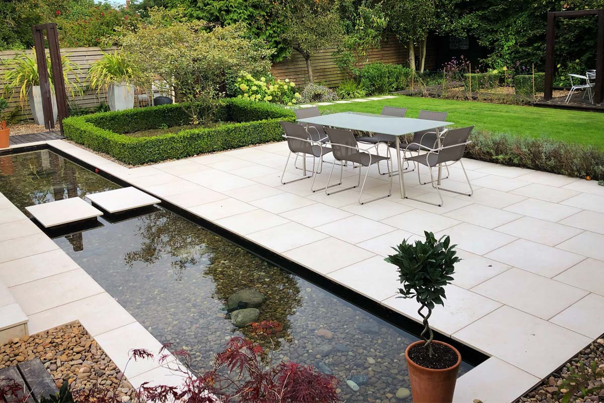 Tips and rules to follow when installing outdoor tiles